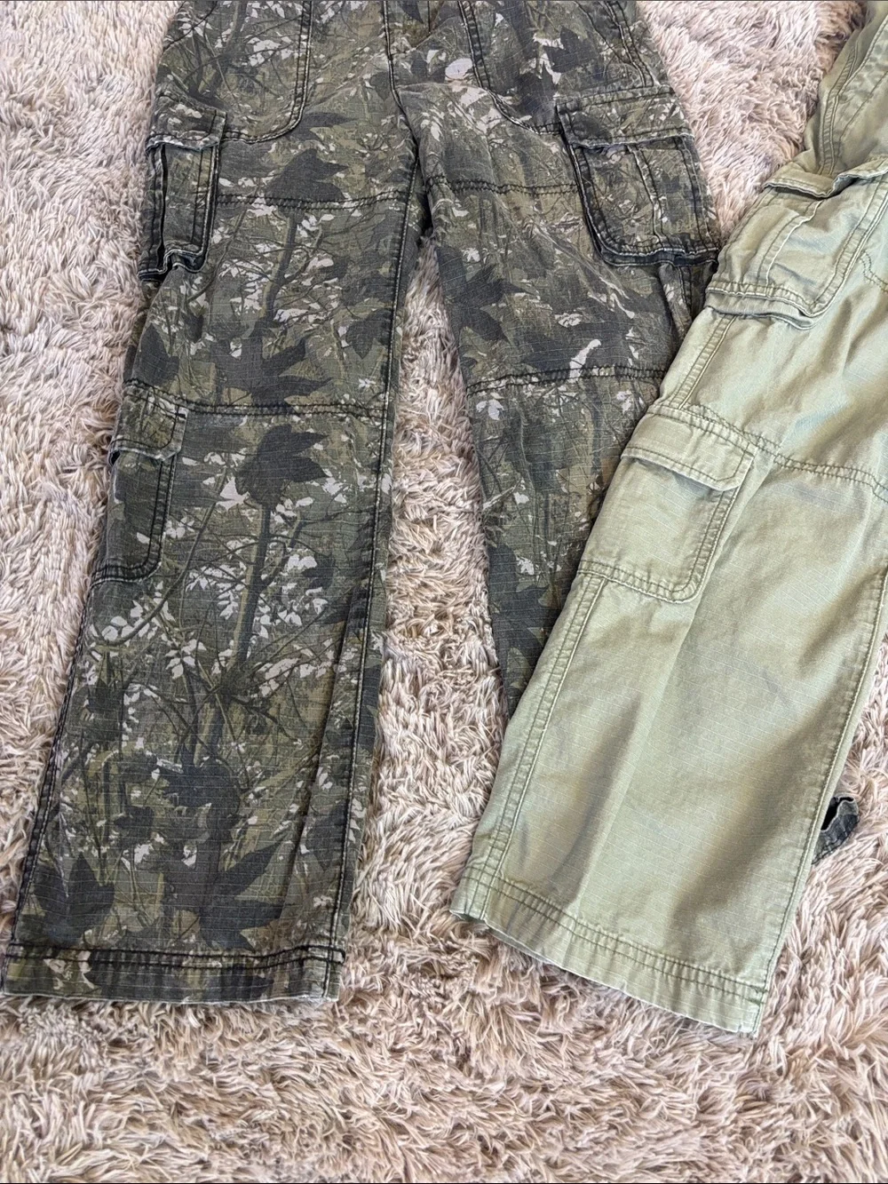 2 Pair Old Navy Baggy Cargo Pants Size 10